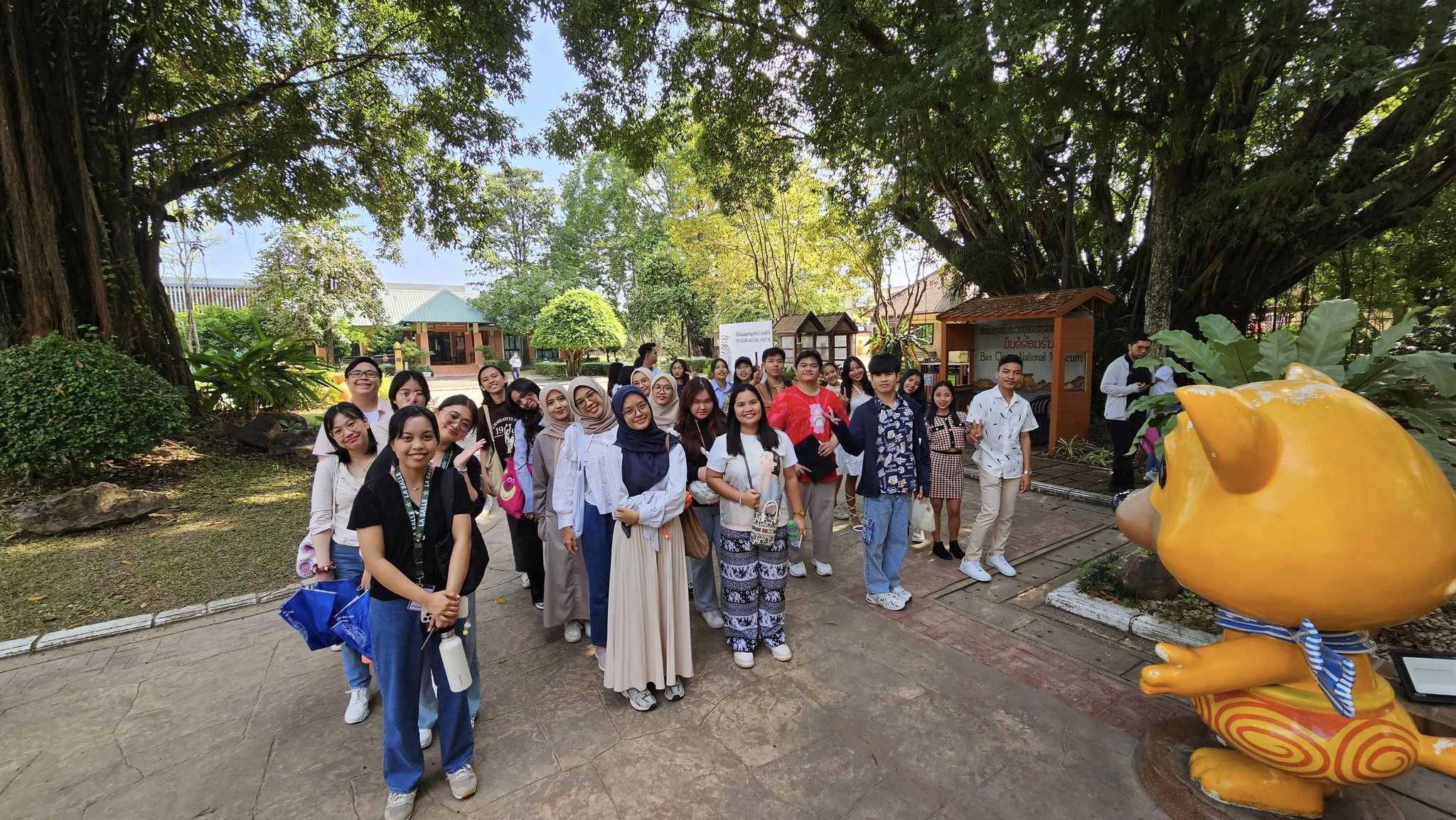 นักศึกษาในโครงการ SEA-Teacher รุ่นที่ 10 เยี่ยมชม พิพิธภัณฑ์บ้านเชียง