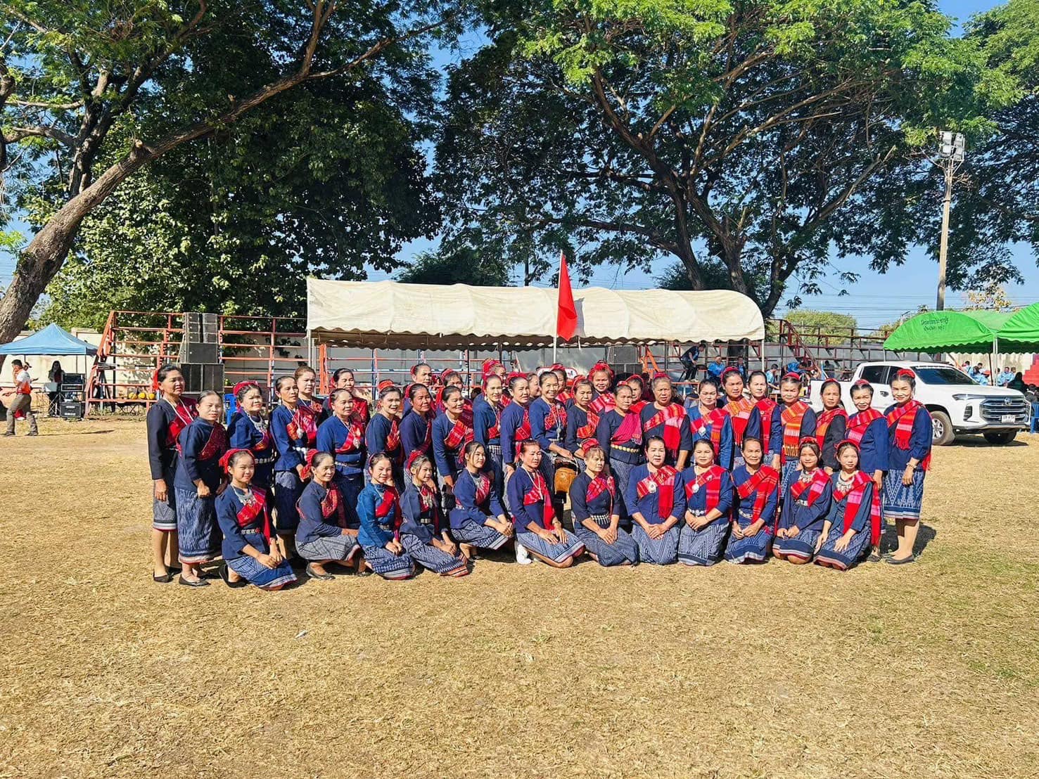 โครงการการส่งเสริมและสืบสานทุนทางวัฒนธรรมของชนเผ่าอำเภอศรีธาตุ